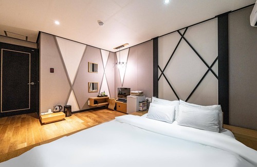 Bongmyeong-dong Hotel | Daejeon Yuseong Hotel LOD 1