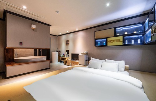 Bongmyeong-dong Hotel | Daejeon Yuseong Hotel LOD 1