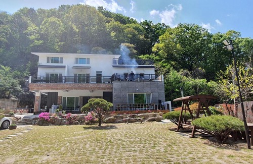 Ulsan House | Daeunsan Mountain Valley Pension