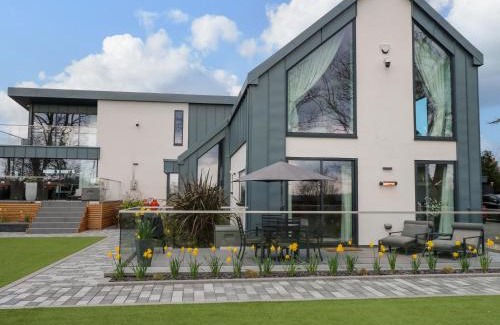 Llangefni House | Dafarn Newydd Studio