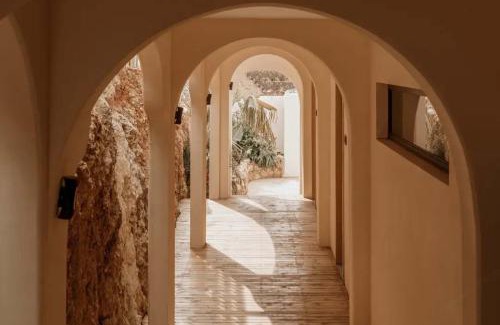 Dali Town Hotel | Dali Heartland Castle VILLA Cliffside Sea View Estate