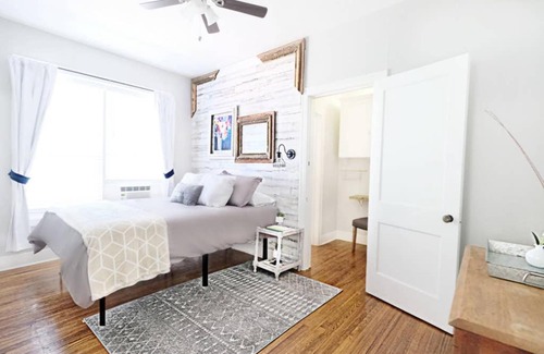 Lower Greenville Apartment | Dallas Native, Lower-Greenville Ave Area