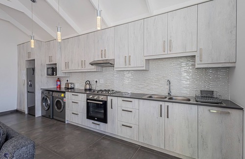 Calypso Beach House | Dalton's, Langebaan 10-sleeper