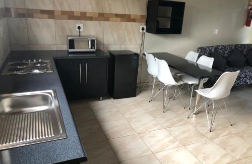 Greater Giyani Cabin | Dam Vista Retreat