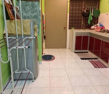Gambang House | Damai Guest House Malay Friendly