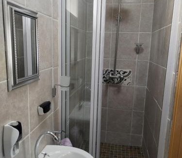 Garsfontein House | DAMOFUS Guest House