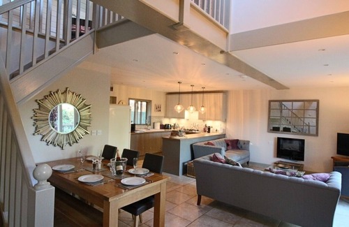 Faversham House | Damson Cottage - contemporary barn offering access to stunning indoor pool