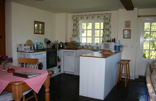 Pwllgloyw Cottage | Damson Cottage - Self Catering