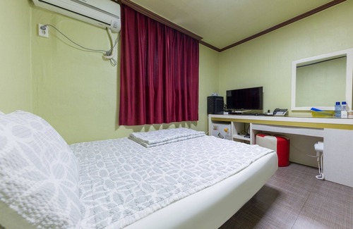 Hyanggyo Hotel | Damyang Seongrim