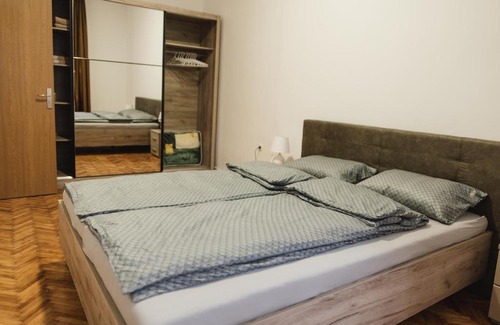 Center Apartment | Dana Apartment Center