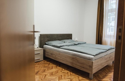 Center Apartment | Dana Apartment Center