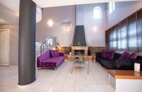 Nees Pagases Villa | Dana's Luxury Maisonette