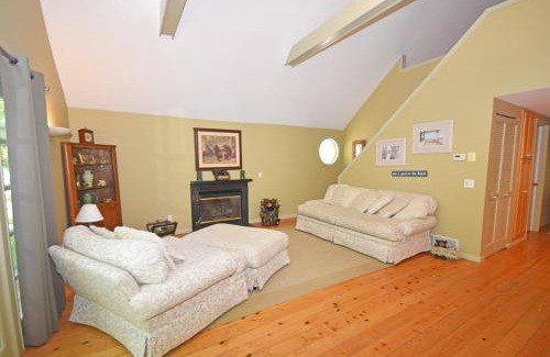 Glen Arbor House | Dancin' Bear