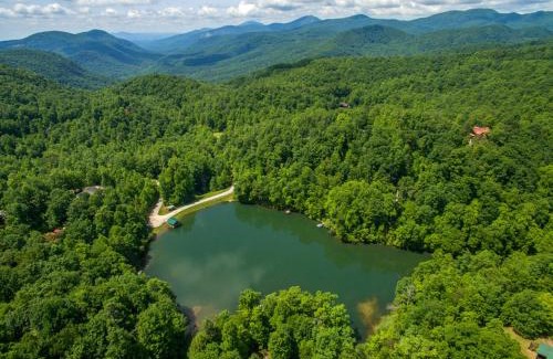 Old Fort House | Dancing Bears Cabin Breathtaking Sunrise Mountain Views!