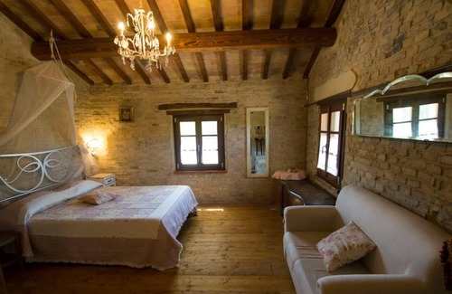 Mondavio Villa | Dancing Flower Villa with Jacuzzi and Gazebo