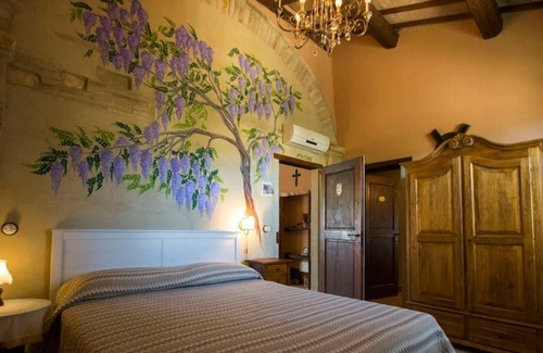 Mondavio Villa | Dancing Flower Villa with Jacuzzi and Gazebo