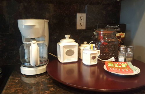 Pahrump House | Dandelion Court- Flower of the desert Near Death Valley & Praire Fire-Gun range