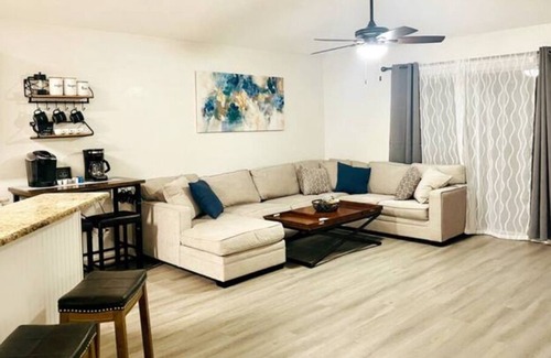 Bellview House | ☀ Dandelion - Newly Renovated Near NAS ☀