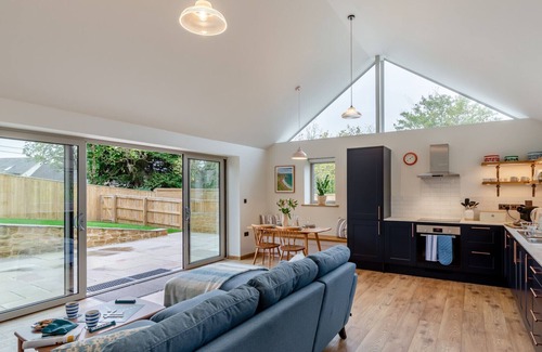 Melplash House | Dandy Cottage - Two Bedroom House, Sleeps 4