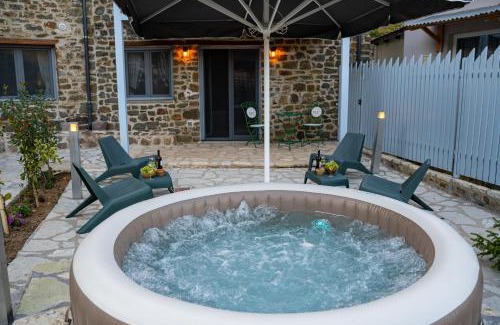 Karpenisi Ski Chalet | Dandy Villas Karpenisi Complex - Lux Chalets - Inflatable Pool-Hot Tub