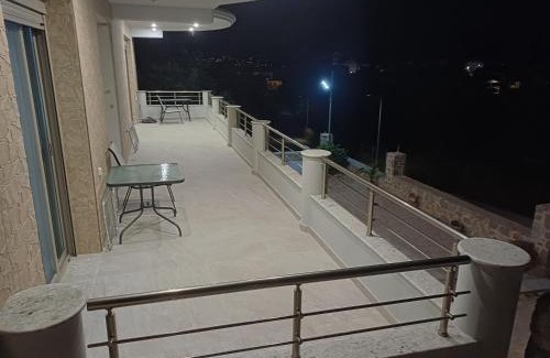 Paleros Apartment | Danita Apartments