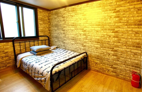 Danyang House | Danyang Factory G Ssang Guest House