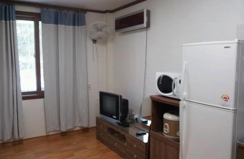 Danyang House | Danyang Pinwheel Chiyu Village Pension