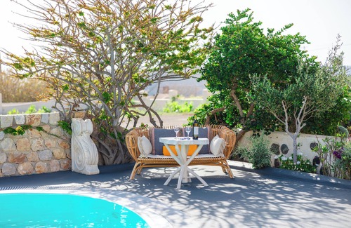 Agia Paraskevi Villa | Daphne | Cycladic Two-Bedroom Villa with Private Pool and Sea View