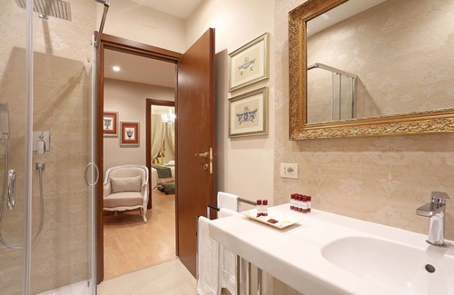 Rione III Colonna Apartment | Daplace - Ottavia Apartment