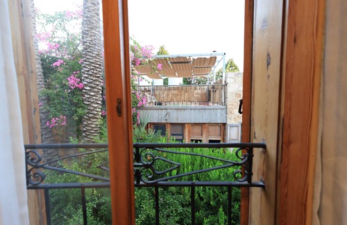 Batroun House | Dar Asmat Batroun – 3BR Villa with Private Garden & Parking in the best area