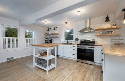 Miller Beach House | Darling Cottage steps from shores of Miller Beach