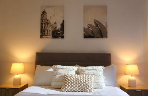 Pyrmont Apartment | Darling Escape - Pyrmont 2BR Apartment w Parking