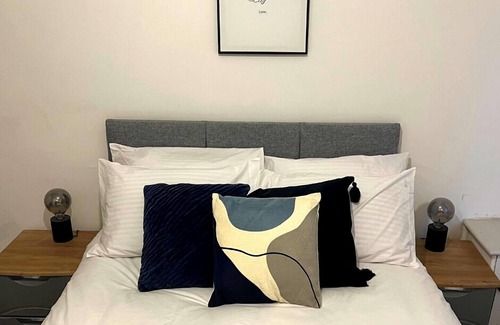 Wigan House | Darlington Suites Double with En-Suite in WN1