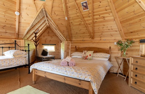 Okehampton Cabin | Dartmoor Eco-Pod (Oak Tree Lane) Gorgeous rustic charm