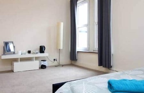 Shirley House | Darwin road guest house room 3