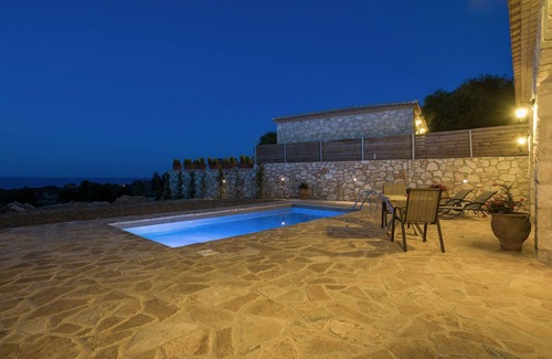 Vasilikos Villa | David's Villas - Villa Patricia Open Plan Villa with Pool