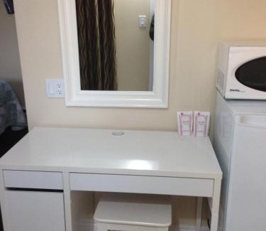 Paris Hotel | Davidson Motel