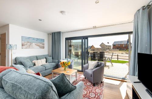 Holworth House | Dawn Lighthouse SV10 Silverlake Dorset