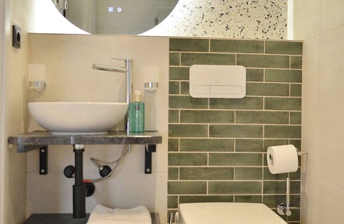 Suelz Hotel | Day8 Hotel