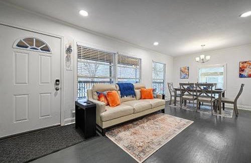 Central Arlington House | Daydream on Elm St - Dream City Retreats