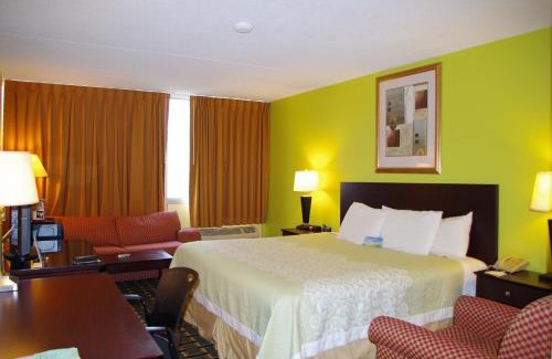 Danville Hotel | Days Hotel by Wyndham Danville Conference Center