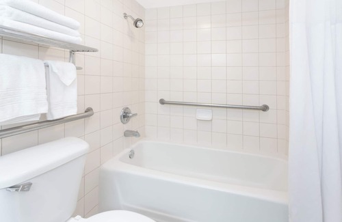 Adel Hotel | Days Inn by Wyndham Adel I-75