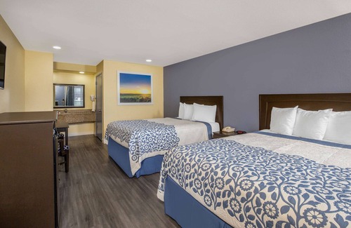 Banning Hotel | Days Inn by Wyndham Banning Casino/Outlet Mall