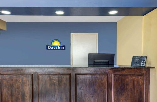 Banning Hotel | Days Inn by Wyndham Banning Casino/Outlet Mall