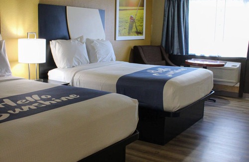 Orchard District Hotel | Days Inn by Wyndham Bend