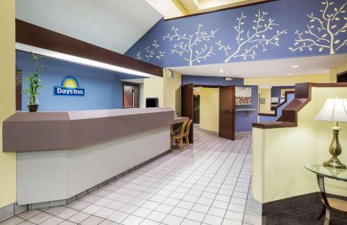 Blue Springs Hotel | Days Inn by Wyndham Blue Springs