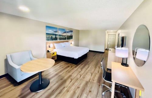 Burleson Hotel | Days Inn by Wyndham Burleson Ft. Worth