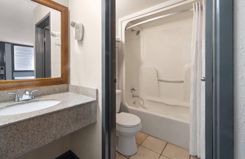 College Park Hotel | Days Inn by Wyndham College Park Airport Best Road