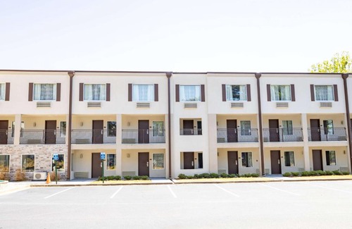 College Park Hotel | Days Inn by Wyndham College Park Atlanta Airport South