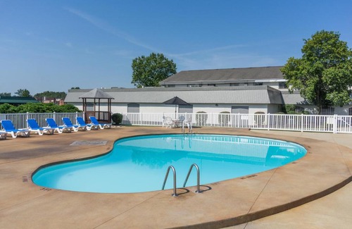 Reynoldsburg Hotel | Days Inn by Wyndham Columbus East Airport